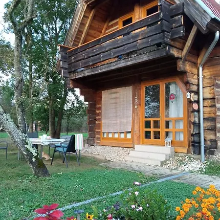 Egy Makovecz Imre Tervezte Házban Apartman *