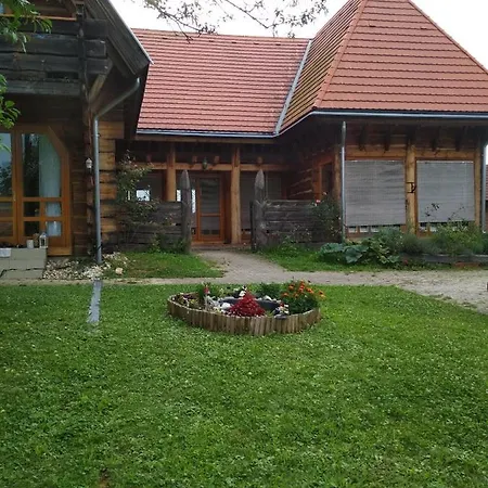 Egy Makovecz Imre Tervezte Hazban
