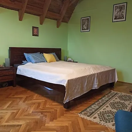 Egy Makovecz Imre Tervezte Házban *